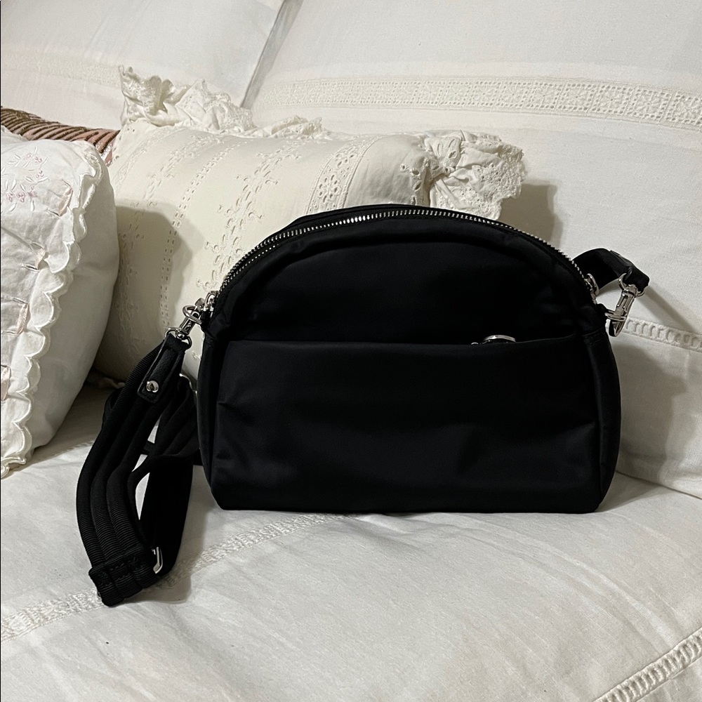 Sleek Black Crossbody Bag